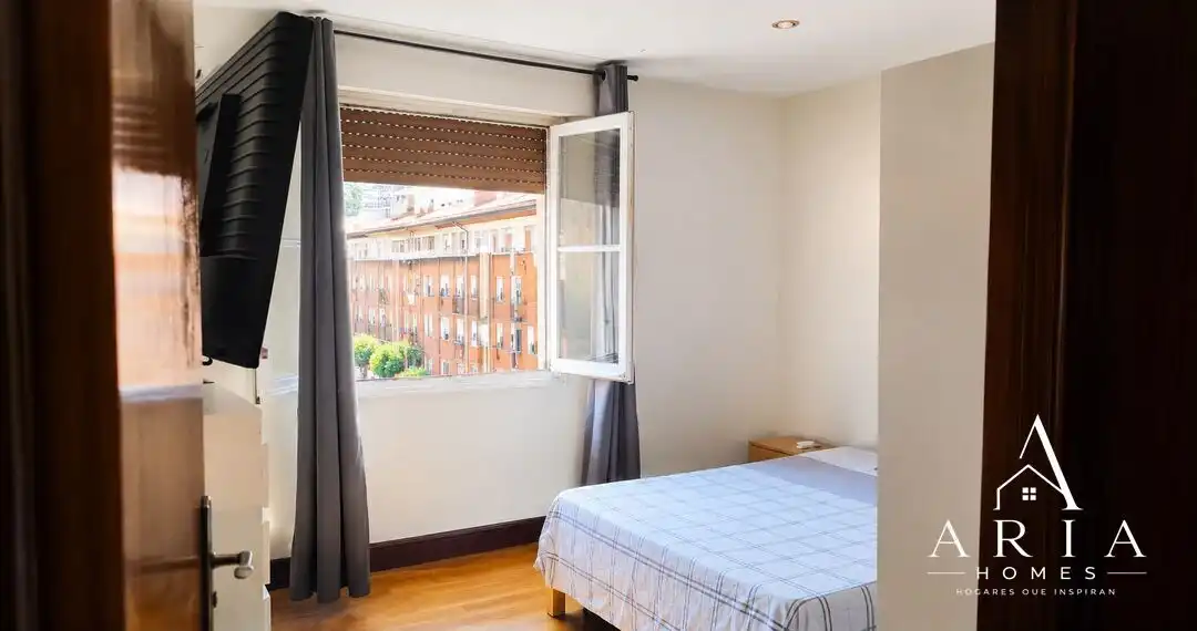 Bedroom of Flat for sale in Bilbao 