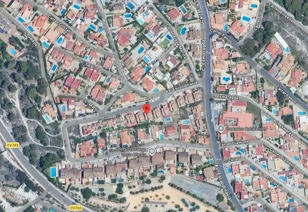 Vista exterior de Casa adosada en venda en L'Alfàs del Pi amb Jardí privat