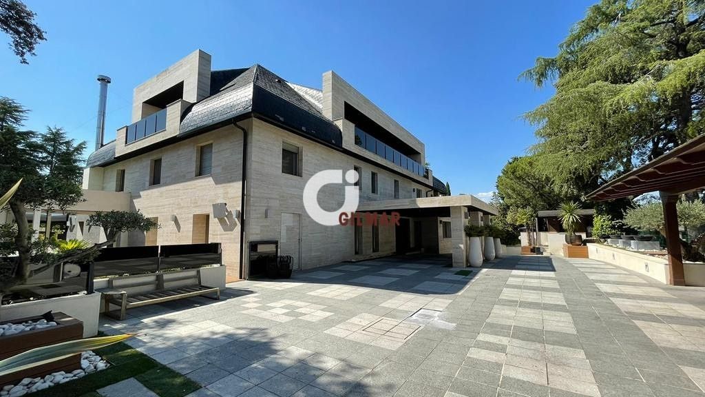 Exterior view of House or chalet for sale in La Moraleja  with Air Conditioner, Heating and Private garden