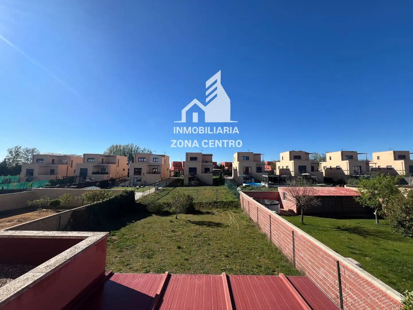 Vista exterior de Casa o xalet en venda en Grijota amb Calefacció, Jardí privat i Terrassa
