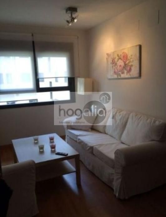 Sala d'estar de Apartament de lloguer en  Sevilla Capital amb Aire condicionat i Moblat