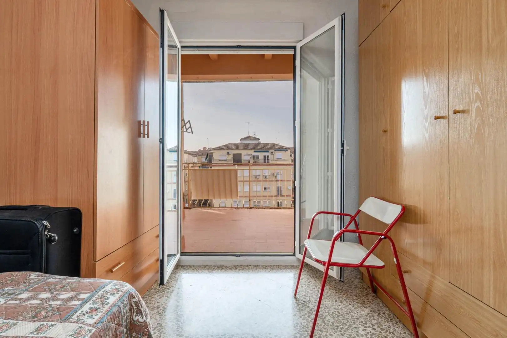 Schlafzimmer von Dachboden zum Verkauf in Granada mit Klimaanlage