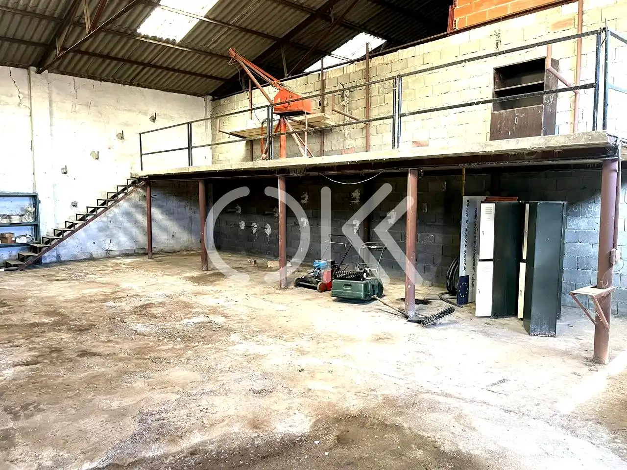 Fabrikhallen zur Miete in Coria