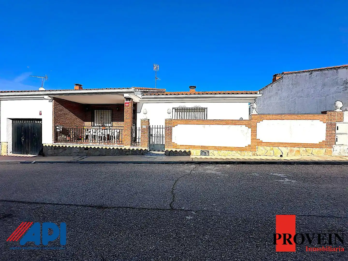 Casa adosada en venta en Calle Cristo del Amparo, Santa Cruz del Retamar pueblo