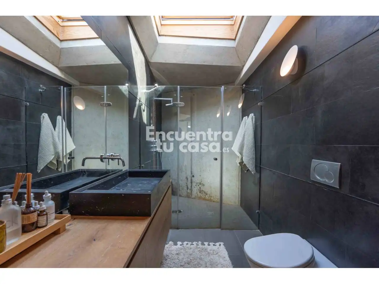 Bany de Casa o xalet en venda en Donostia - San Sebastián  amb Jardí privat, Terrassa i Piscina