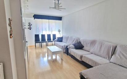 Living room of Flat for sale in  Zaragoza Capital  with Air Conditioner, Heating and Parquet flooring