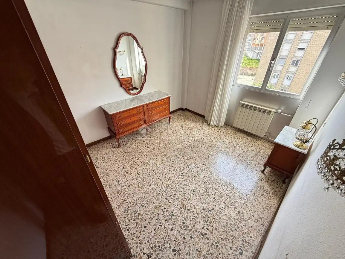 Habitación de Piso en venta en Zaragoza con Calefacción, Trastero y Balcón