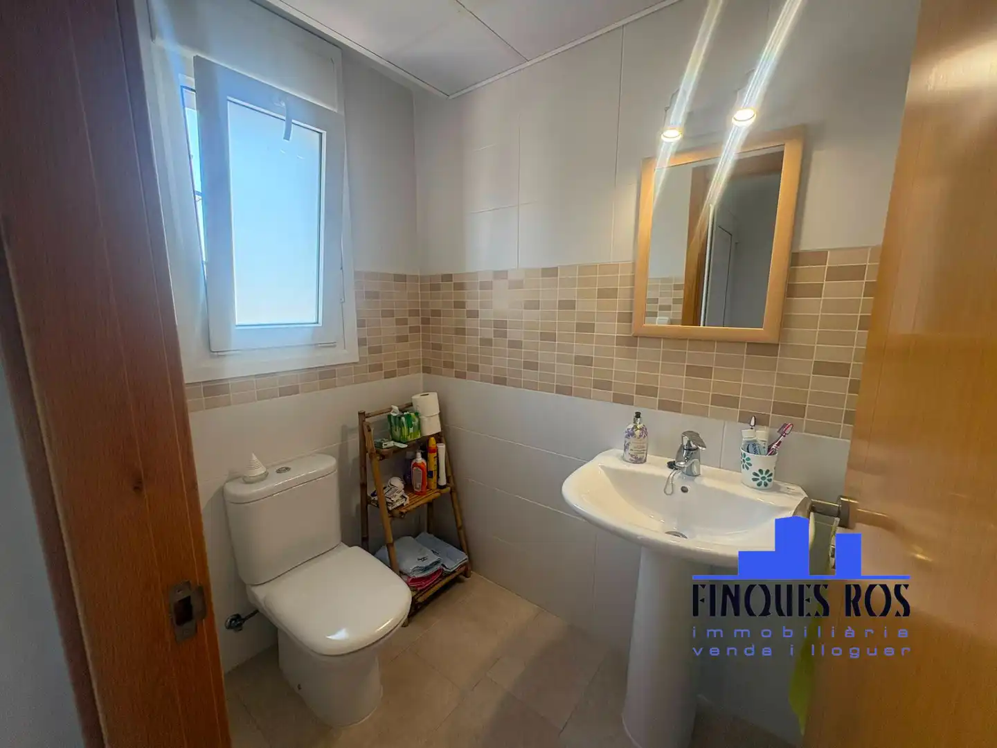 Badezimmer von Einfamilien-Reihenhaus zum Verkauf in Vinaròs mit Klimaanlage, Terrasse und Schwimmbad