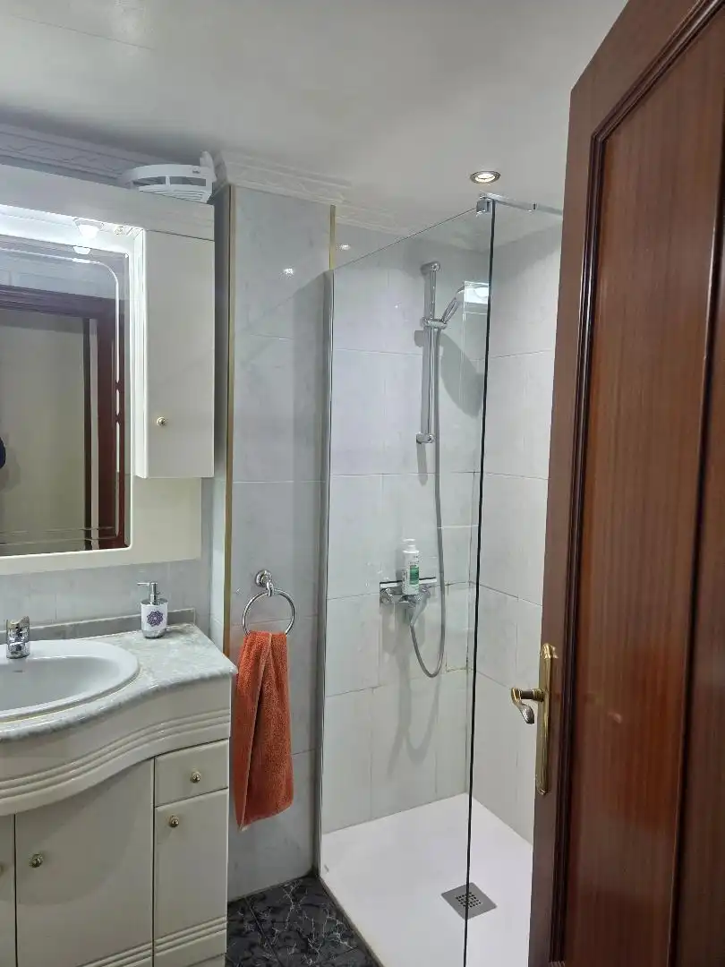 Baño de Piso en venta en Terrassa con Aire acondicionado, Calefacción y Horno