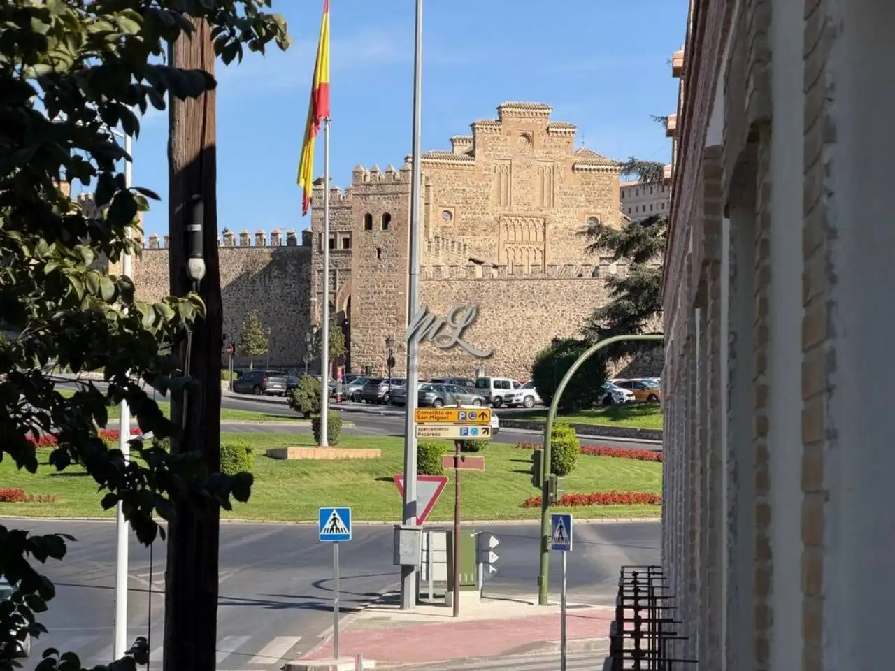 Vista exterior de Dúplex en venda en Toledo amb Calefacció, Traster i Piscina comunitària