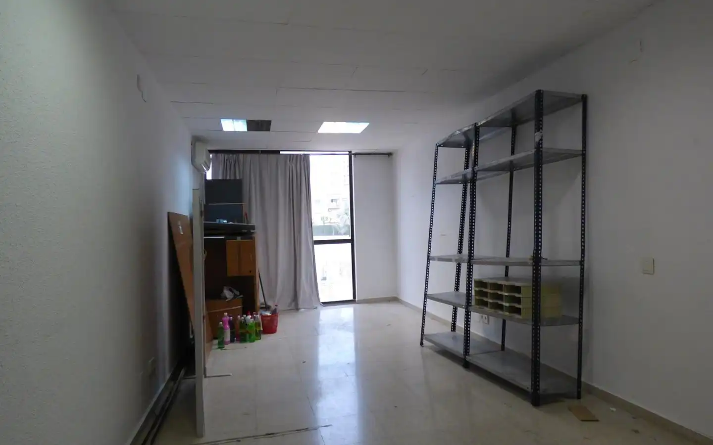 Büro zur Miete in Benidorm mit Klimaanlage und Möbliert