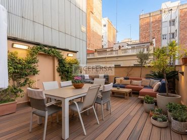 Haus mit Balkon zum Verkauf in Les Corts