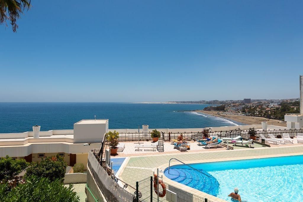 Piscina de Estudio de alquiler en San Bartolomé de Tirajana con Terraza y Balcón