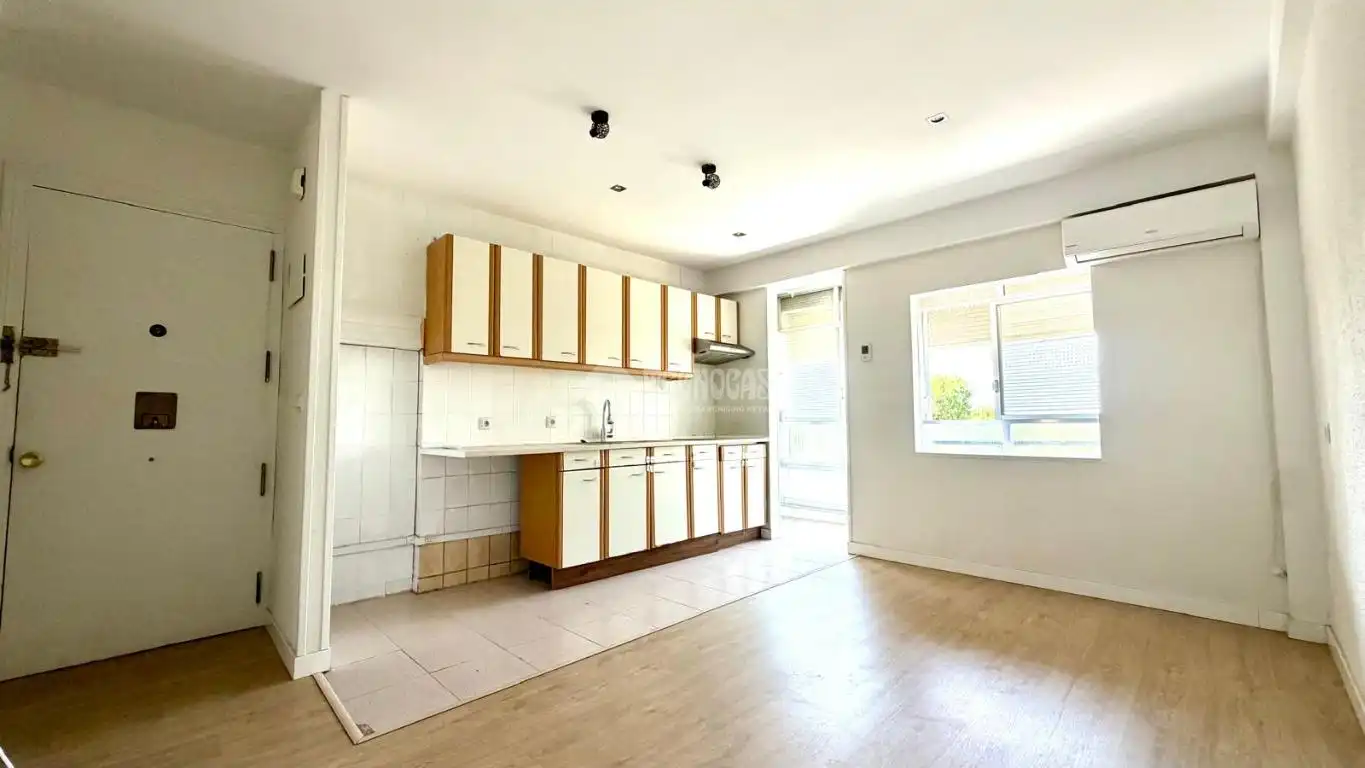 Vista exterior de Piso en venta en Madrid con Aire acondicionado y Calefacción