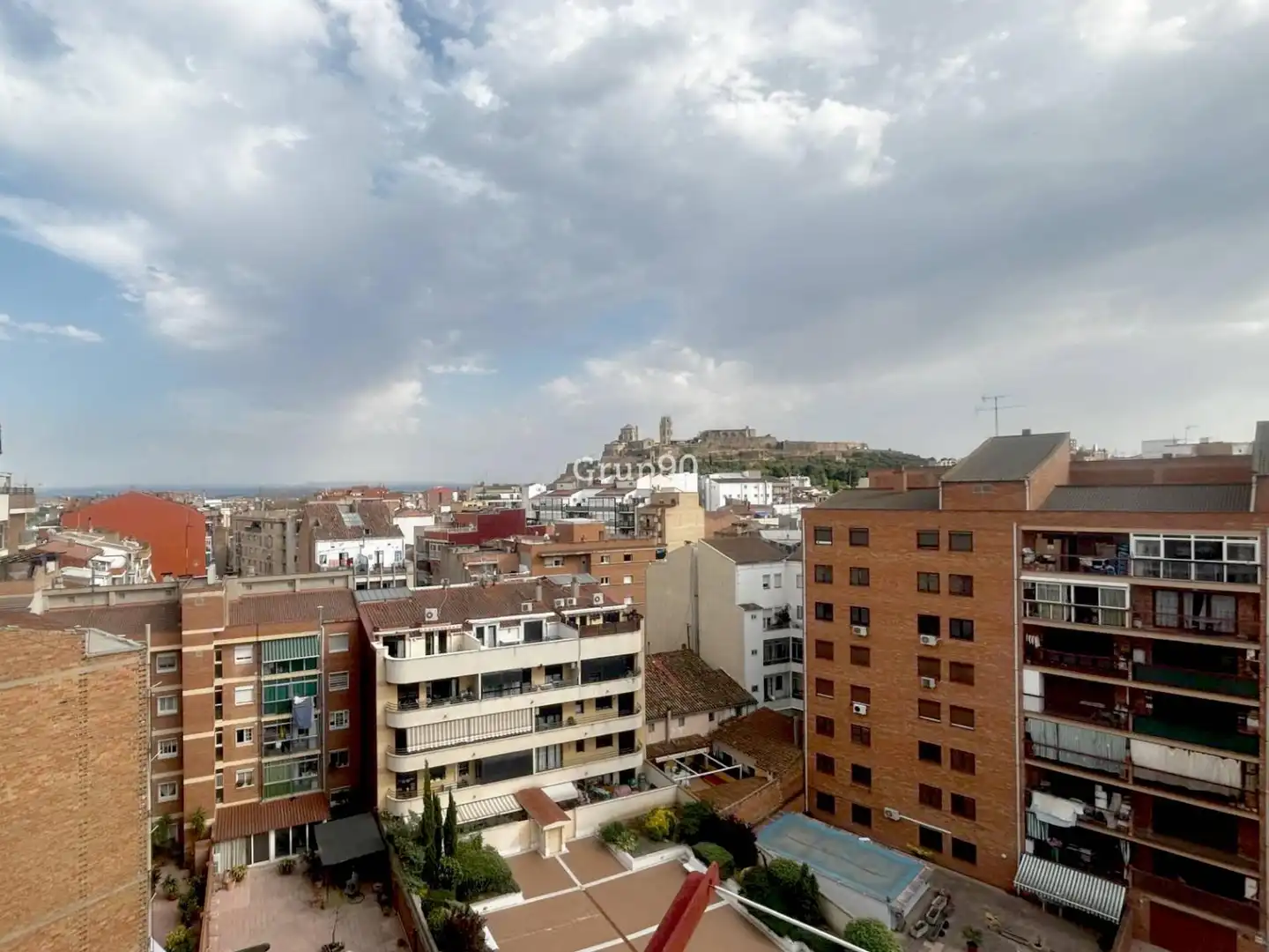 Vista exterior de Àtic en venda en Lleida amb Parquet, Terrassa i Traster