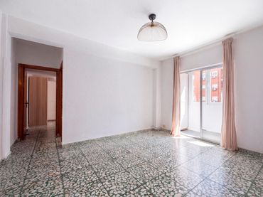 Piso con ascensor en venta en Calle TORRELAGUNA