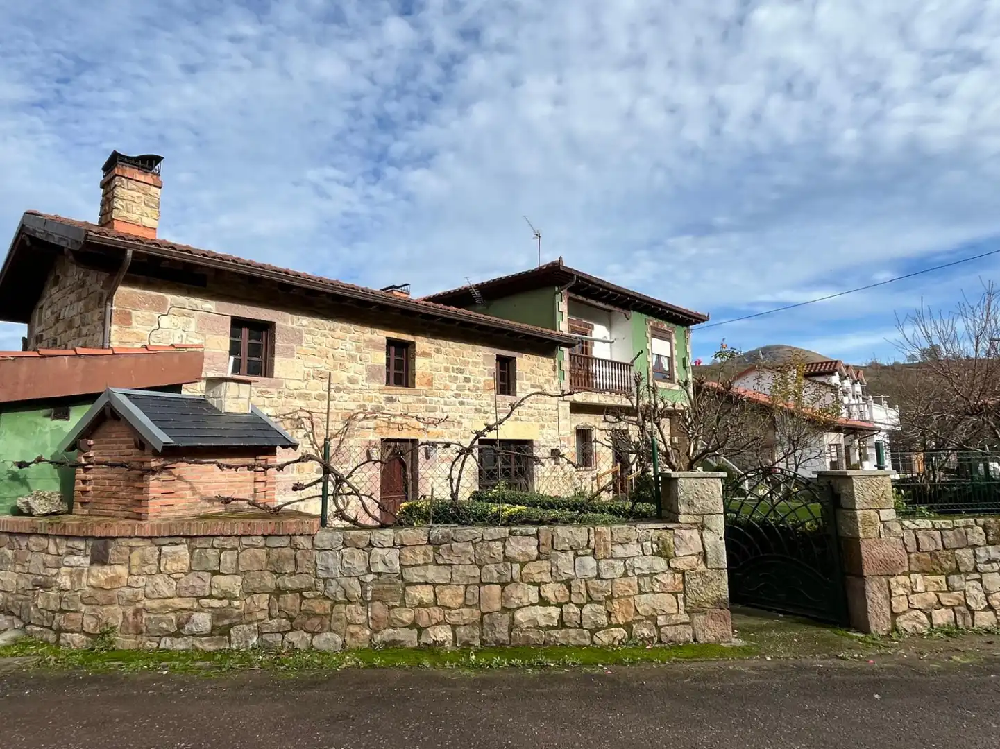 Vista exterior de Casa o chalet en venta en Cieza (Cantabria) con Jardín privado, Parquet y Balcón