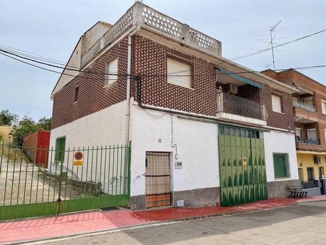 Casa-chalet en Venta en Calle Arroyo en Montearagón