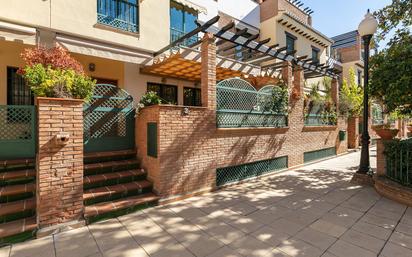 Exterior view of Single-family semi-detached for sale in  Granada Capital  with Air Conditioner, Heating and Private garden