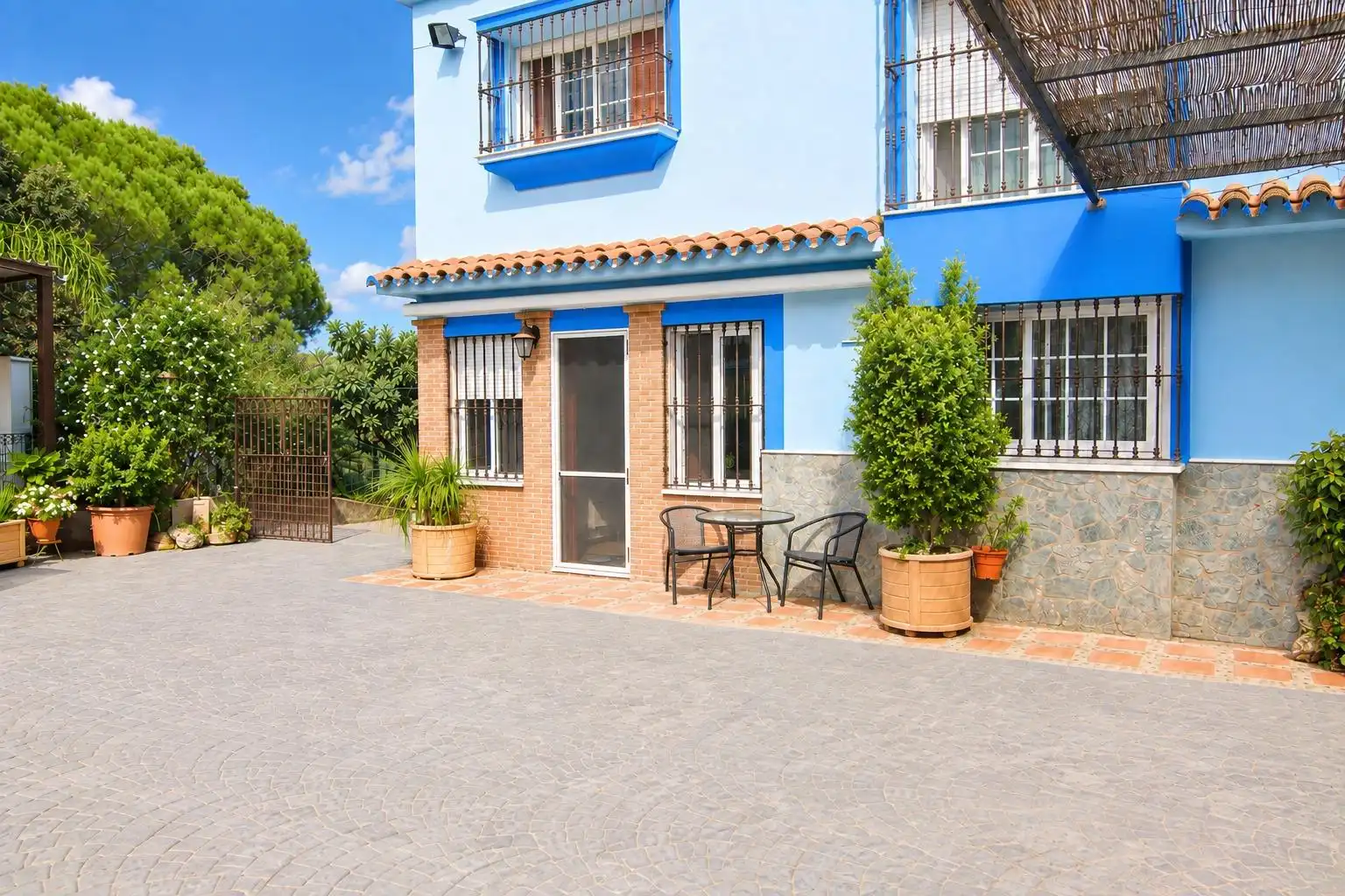 Exterior view of Houses for sale in Coín, Málaga