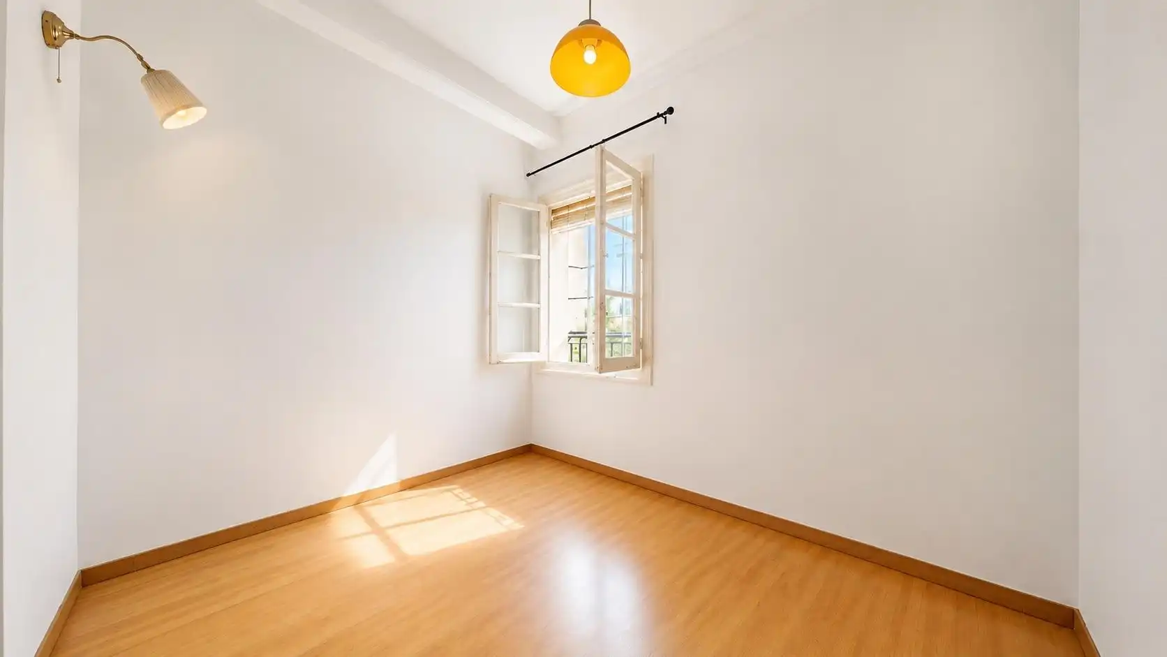 Habitación de Piso en venta en Almería con Aire acondicionado, Calefacción y Balcón