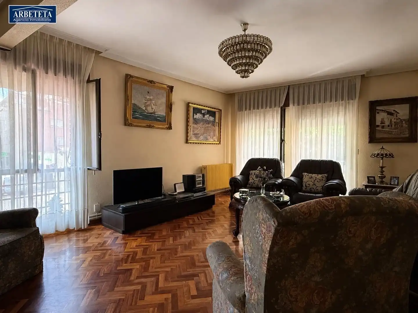 Sala d'estar de Pis en venda en Guadalajara amb Calefacció i Parquet
