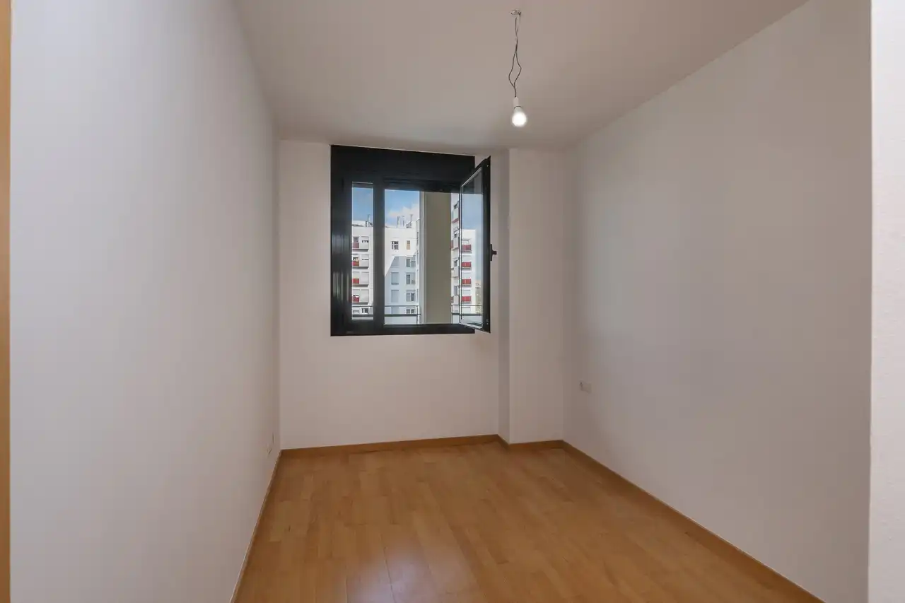 Dormitori de Pis en venda en Barcelona amb Aire condicionat, Terrassa i Traster