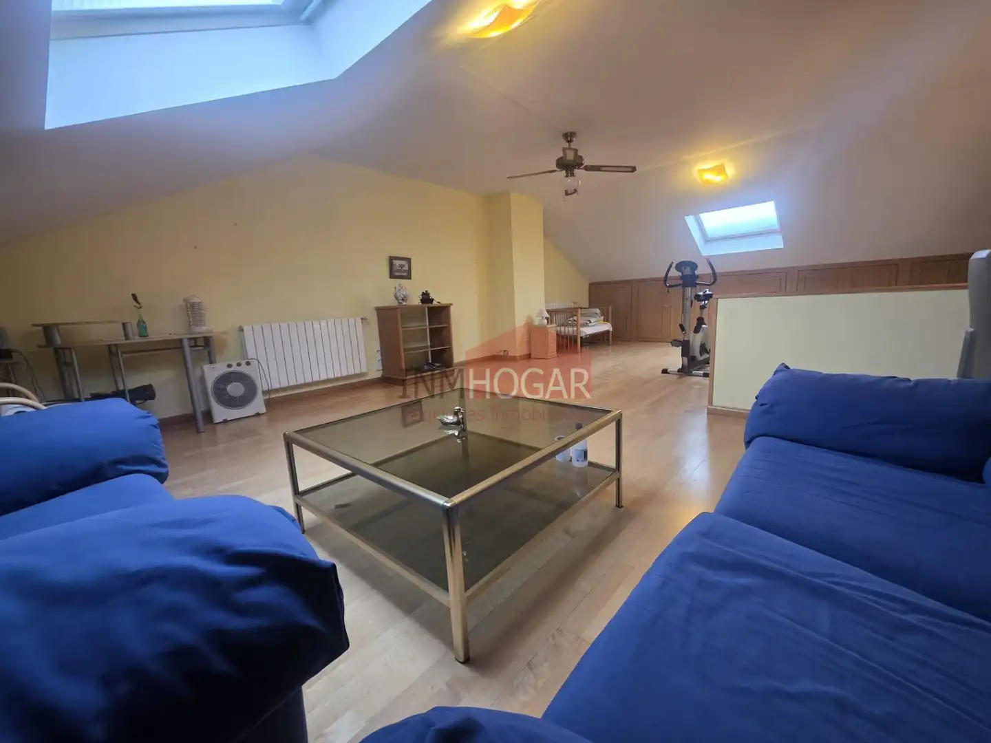 Living room of Houses for rent in Ávila  with Heating, Parquet flooring and Furnished