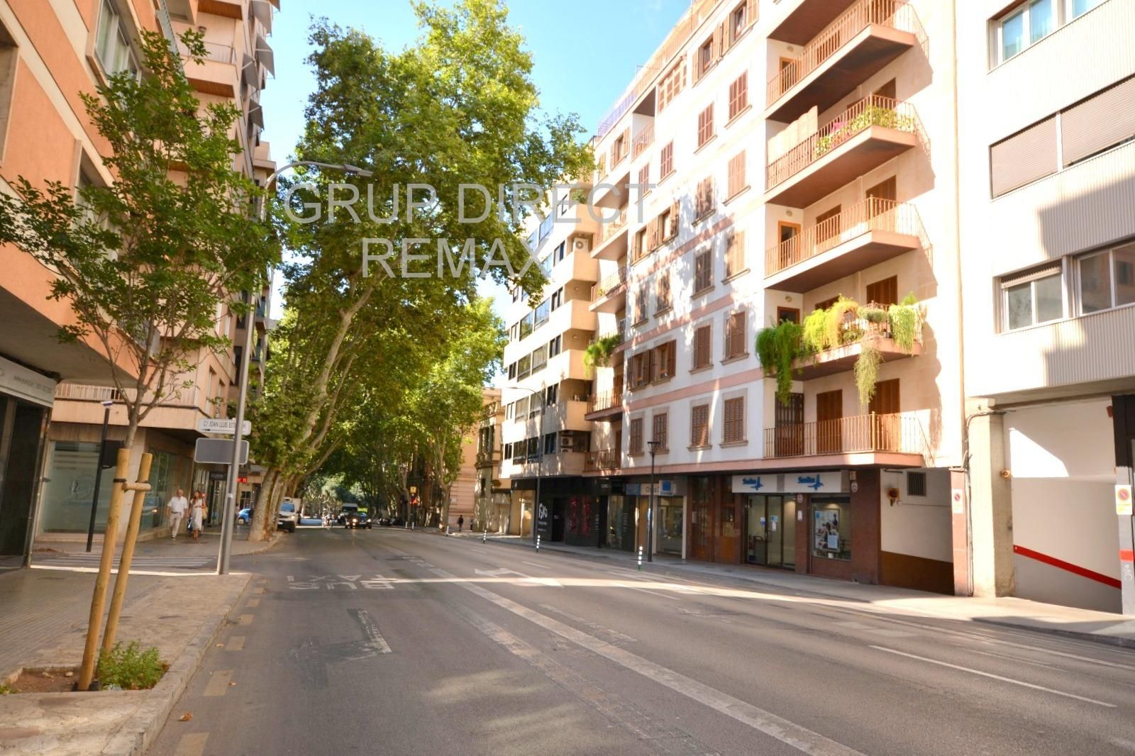 Exterior view of Office for sale in  Palma de Mallorca  with Air Conditioner