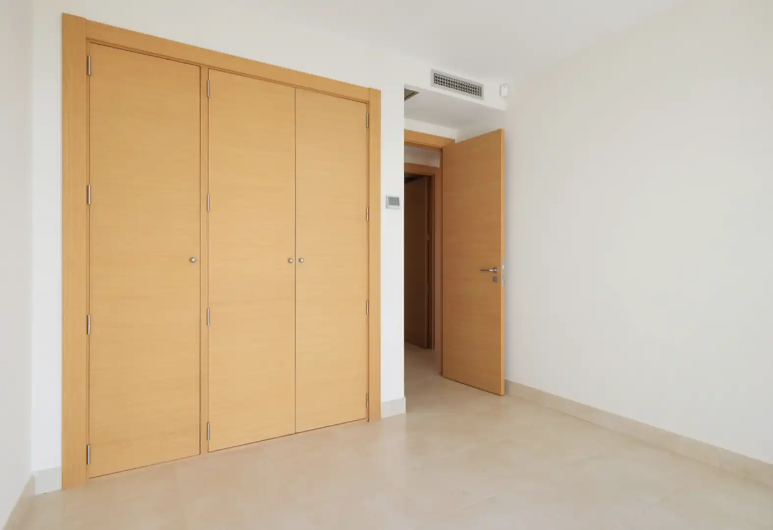 Dúplex con piscina en venta en Urbanizacion los Altos de los Monteros 11, imagen 9