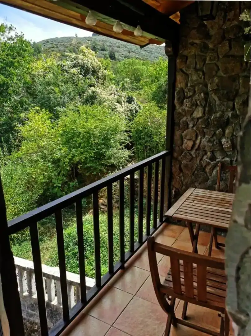 Terrassa de Casa o xalet en venda en Ponferrada amb Parquet, TV i Balcó