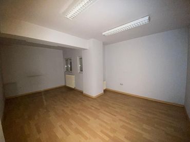 Bureau avec ascenseur à louer à Calle Doctor Fleming 4 1º B 3 24009 Leon