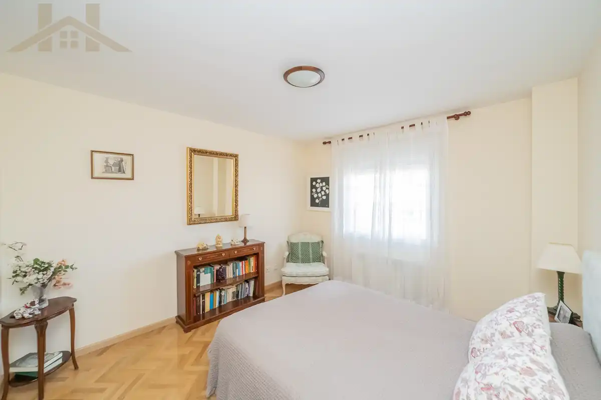 Bedroom of Attic for sale in Majadahonda  with Air Conditioner, Heating and Terrace