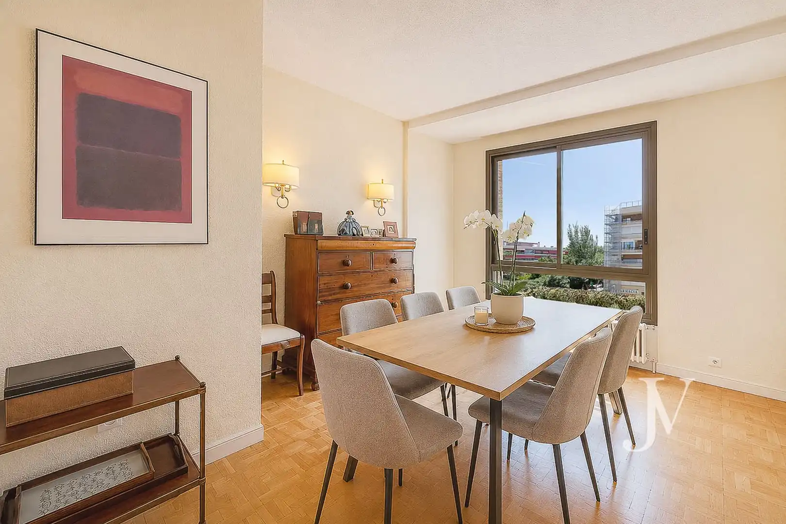 Comedor de Piso en venta en Madrid con Terraza, Trastero y Piscina comunitaria