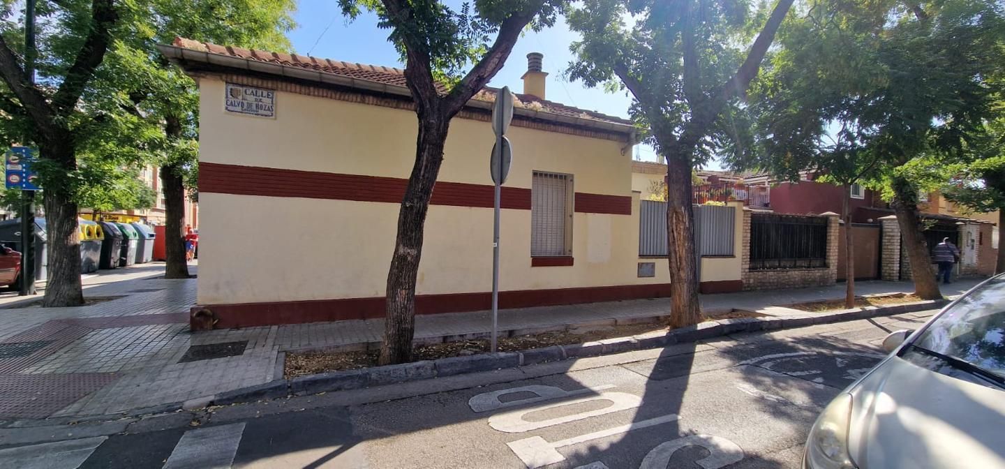 Vista exterior de Casa o xalet en venda en  Zaragoza Capital amb Calefacció i Jardí privat
