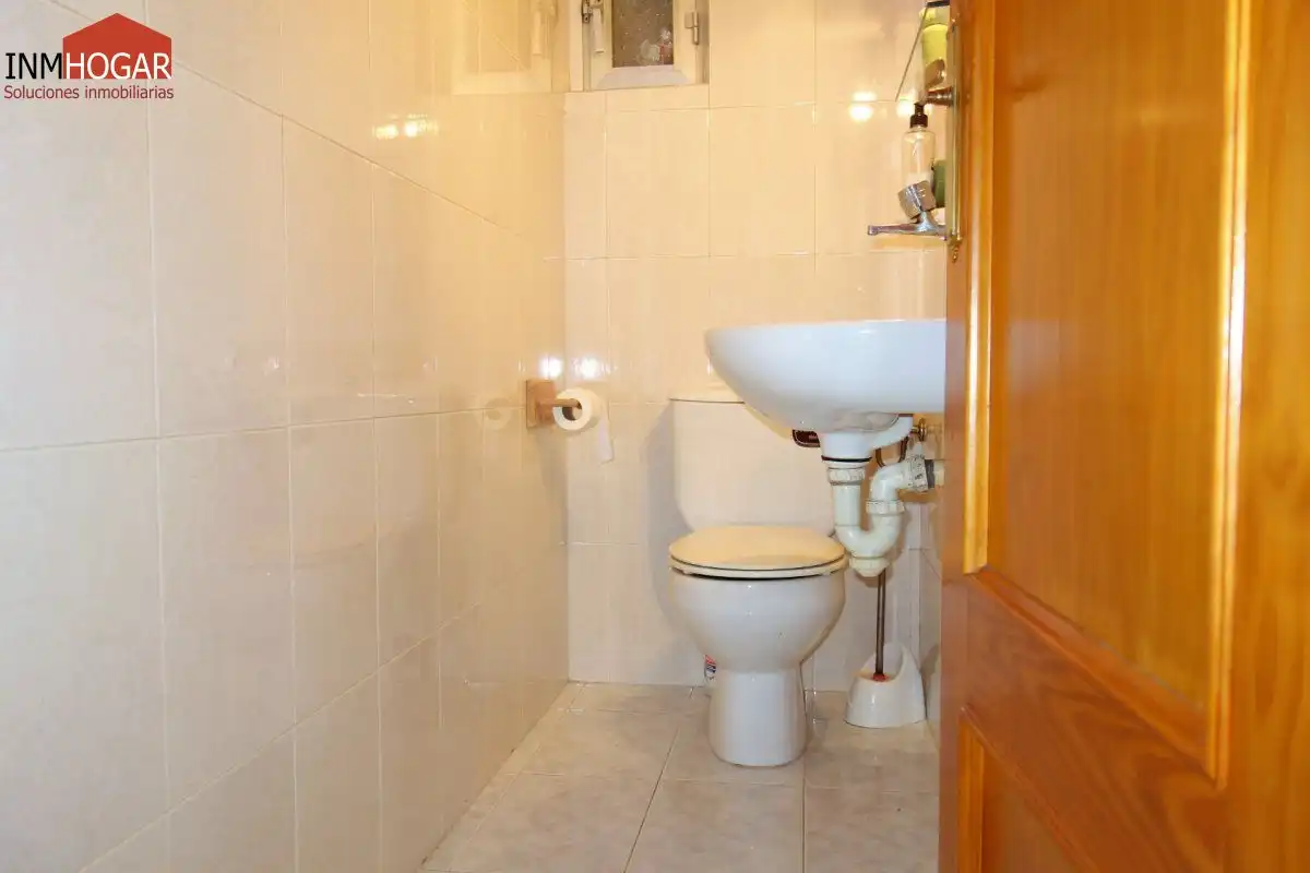 Badezimmer von Country house zum Verkauf in Ávila mit Privatgarten, Terrasse und Abstellraum