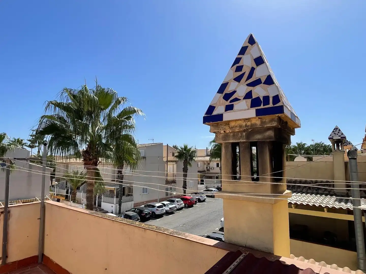 Vista exterior de Casa o chalet de alquiler en Santa Pola con Aire acondicionado, Amueblado y Piscina comunitaria