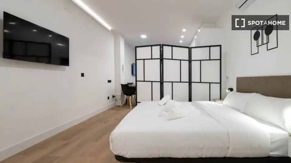 Habitación de Piso de alquiler en Madrid con Aire acondicionado, Calefacción y Amueblado