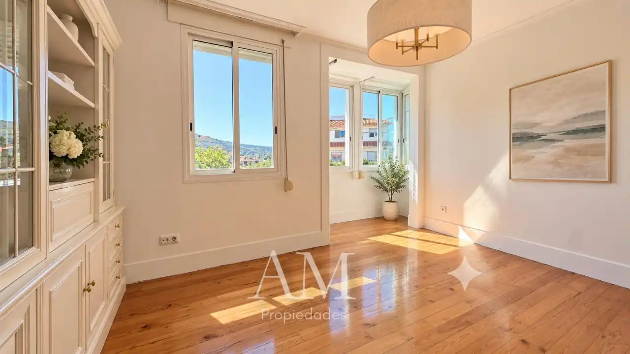Habitación de Casa o chalet en venta en Vigo  con Calefacción, Jardín privado y Terraza
