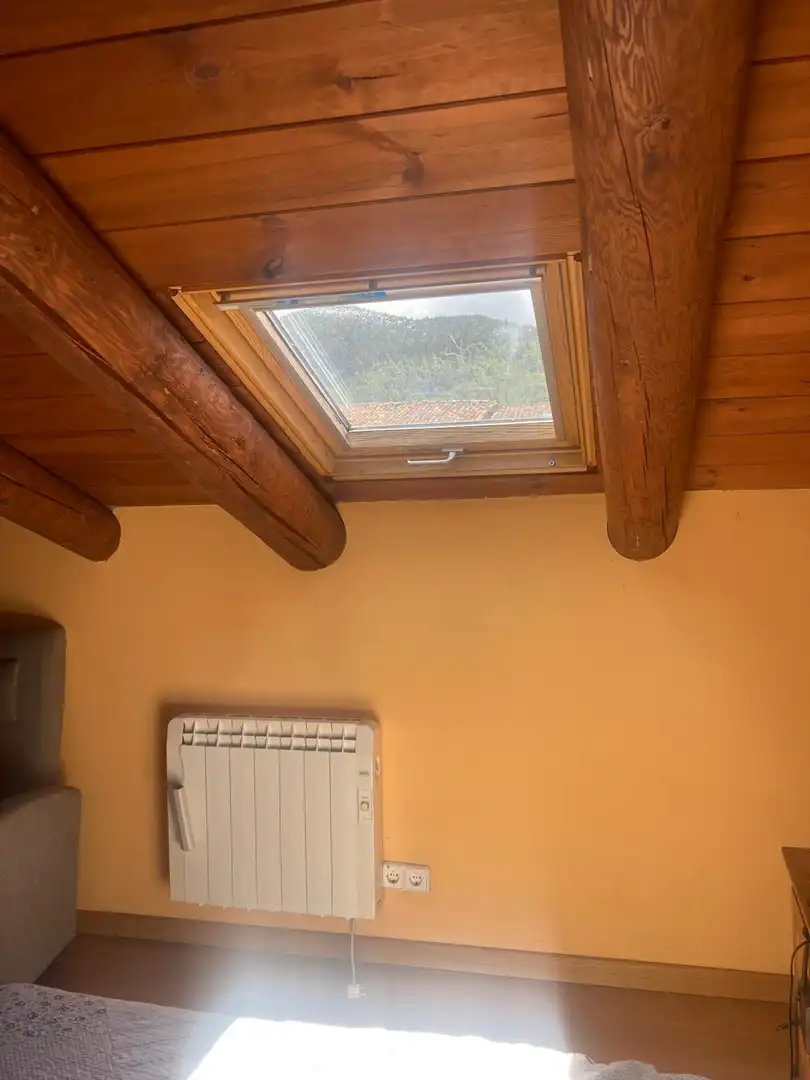 Dormitori de Casa o xalet en venda en El Pont de Suert amb Calefacció, Jardí privat i Parquet