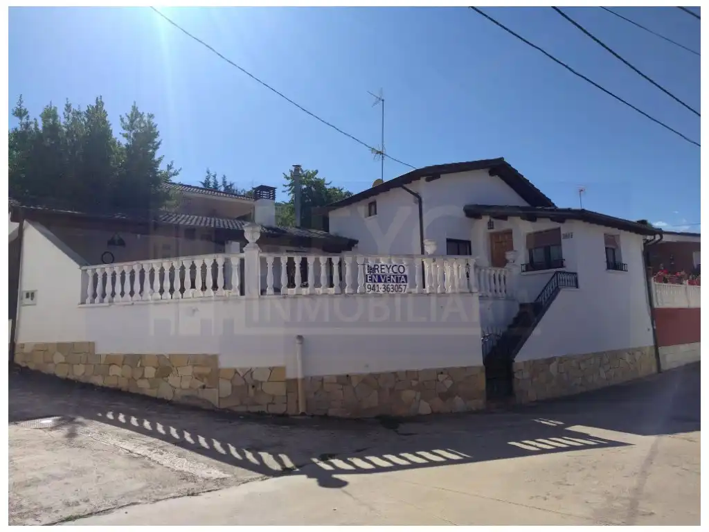 Vista exterior de Casa o chalet en venta en Villaverde de Rioja con Jardín privado y Balcón
