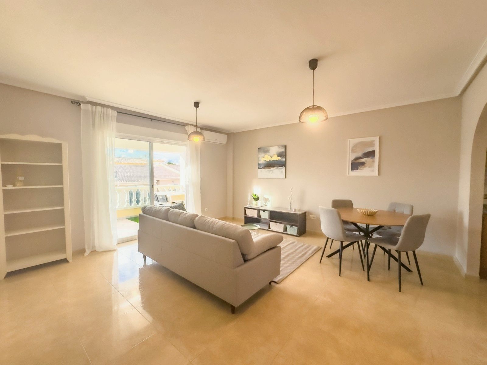 Wohnzimmer von Wohnung miete in Daya Nueva mit Klimaanlage, Heizung und Terrasse