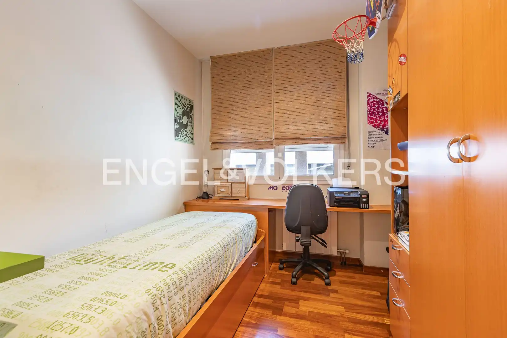 Habitación de Casa adosada en venta en Sabadell con Aire acondicionado, Calefacción y Parquet