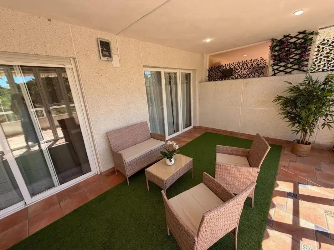 Wohnungen zum Verkauf in Alicante Golf