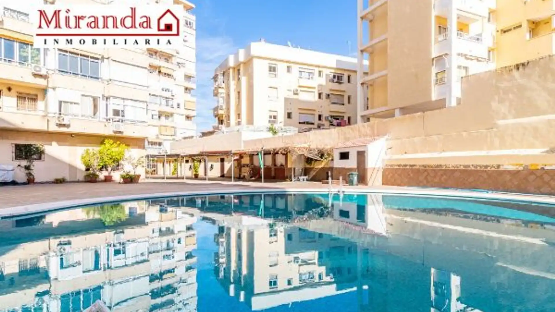 Außenansicht von Wohnungen zum Verkauf in Torremolinos mit Gemeinschaftspool