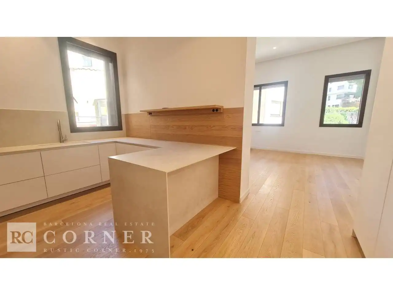 Exterior view of Flat for sale in  Barcelona Capital  with Air Conditioner, Heating and Parquet flooring