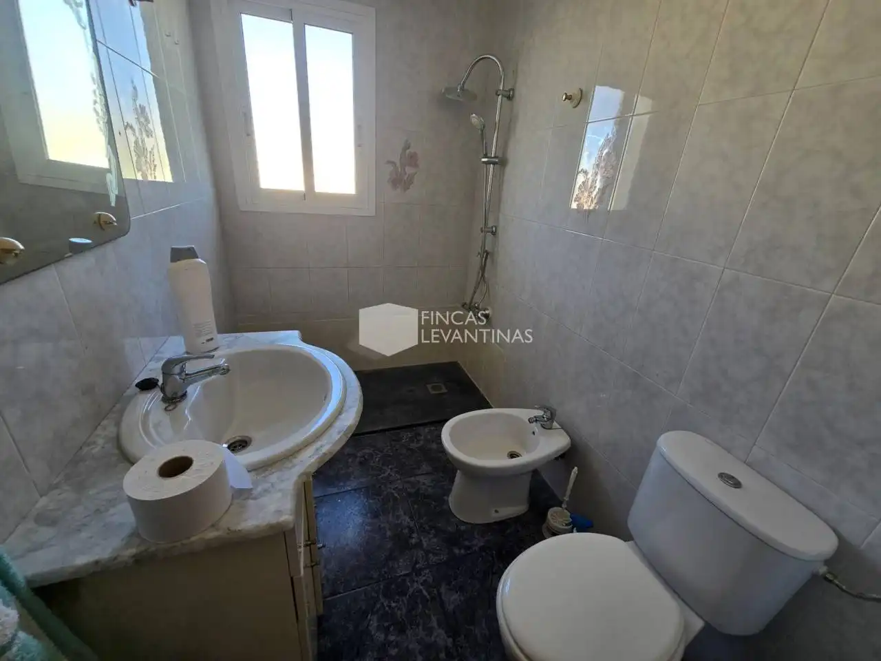 Bathroom of Apartments for sale in Elda
