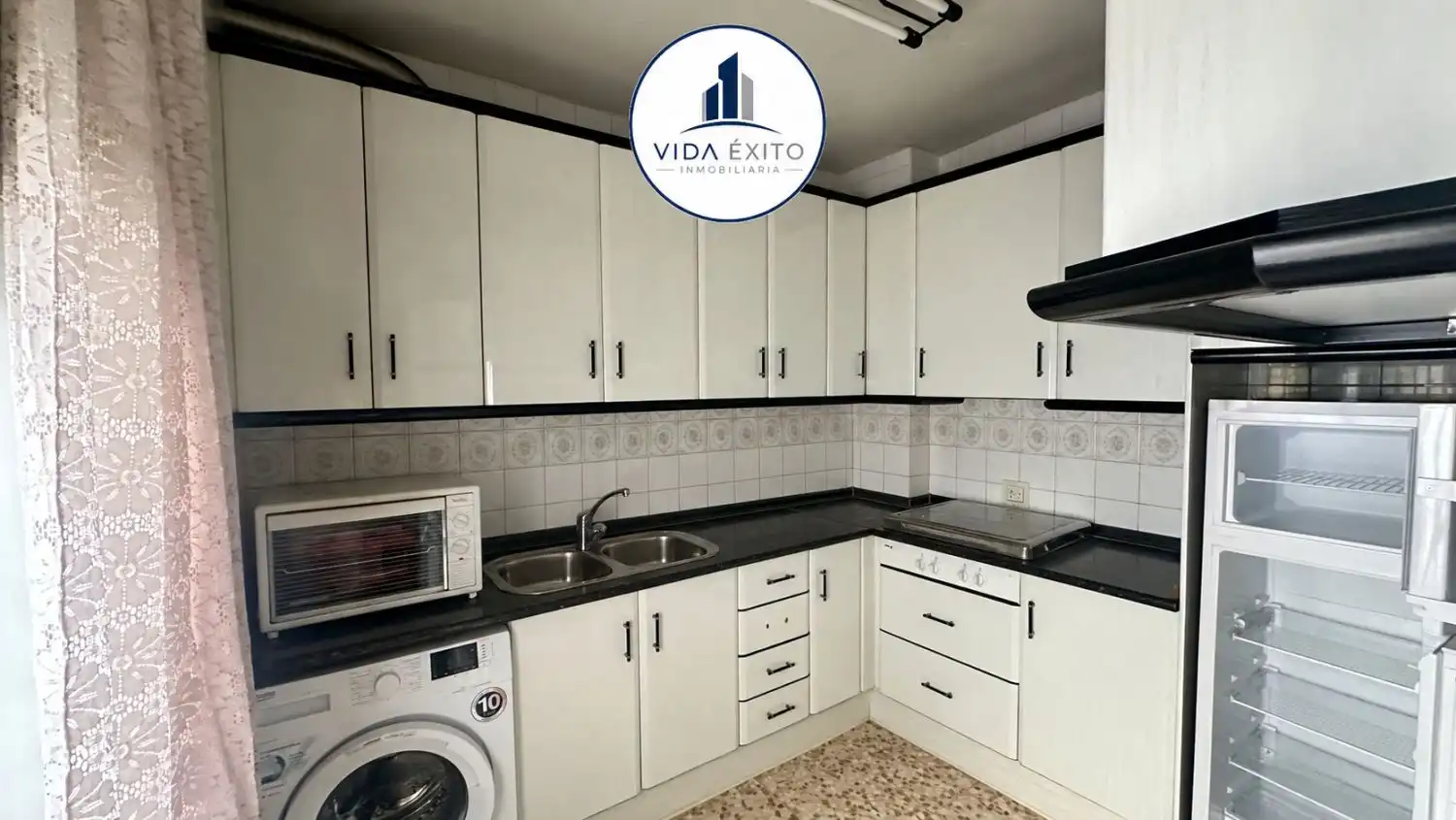 Piso con ascensor en venta en Avenida Granada, imagen 3