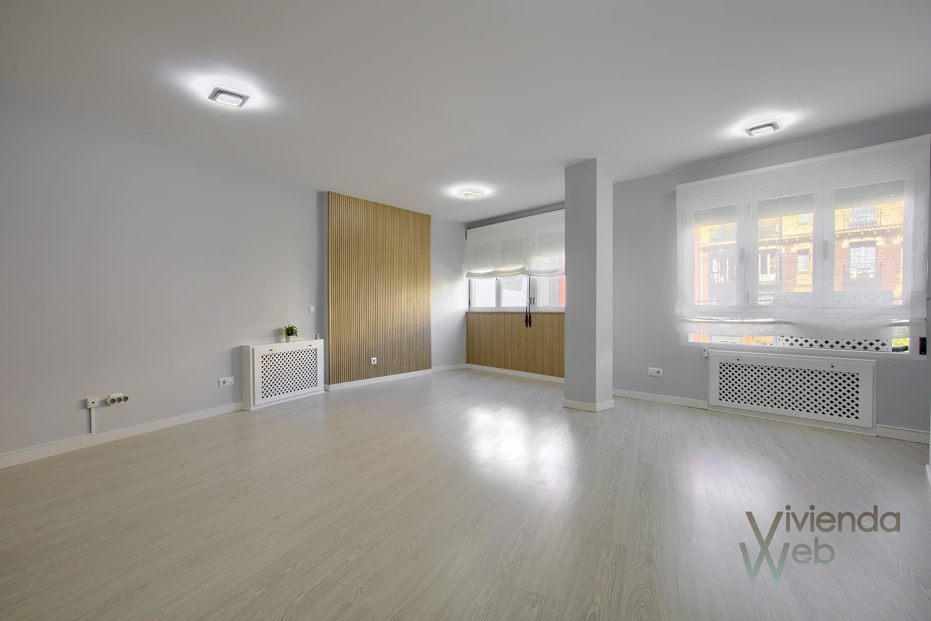 Living room of Flat to rent in  Madrid Capital  with Air Conditioner, Heating and Parquet flooring