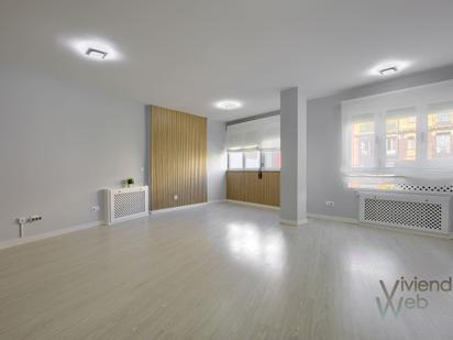 Sala d'estar de Pis de lloguer en  Madrid Capital amb Aire condicionat, Calefacció i Parquet